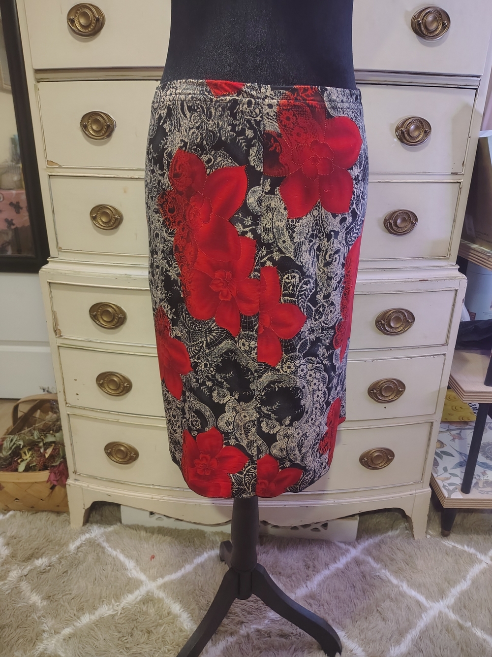 A. Byer Black Pencil Skirt with Red Floral Print